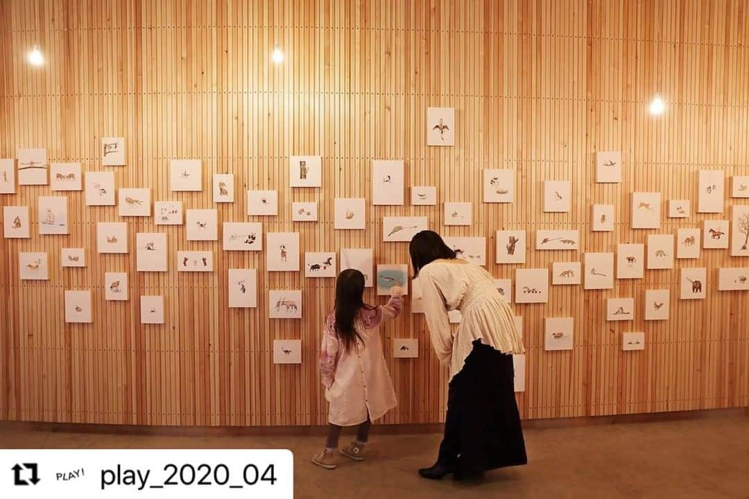 坂本美雨さんのインスタグラム写真 - (坂本美雨Instagram)「立川PLAY! で開催されている『どうぶつかいぎ展』へ親子で遊びに行きました。 来週には夜のミュージアムで閉館後にライブ。とても楽しみです。  #Repost @play_2020_04  ・・・ 【インタビュー公開】 どうぶつかいぎ展は大人も子どもも楽しめる展覧会。4/2に「けものと奏でる音楽会」（受付終了）を行うミュージシャンの坂本美雨さんに、娘のなまこちゃんと展示を見た感想、いま考えていることを聞きました。  「どうぶつかいぎ展」インタビュー　ミュージシャン 坂本美雨さん 戦争のことも、政治のことも、日常に溶け込ませて  — この展覧会の楽しみ方を、お友達の親子に提案するとしたら？ 「お子さんの年齢にもよりますが、小さい子なら「かわいい動物がいっぱいいるよ！」というだけでも楽しいと思います。でも、子ども向けというわけでもないので、小学校の高学年くらいなら、戦争のことを含めて物語を詳しく説明してもいいと思います。 やっぱり、最後のヨシタケシンスケさんの作品（エピローグ「動物会議はつづく」）がものすごく刺さるので。あれは、娘と一緒にちゃんとひとつひとつ読みました。」  🐈全文はこちら https://play2020.jp/article/animals_interview_sakamot  #PLAYNIGHT  #PLAYMUSEUM #どうぶつかいぎ展　#おお雨 #坂本美雨」3月27日 23時35分 - miu_sakamoto