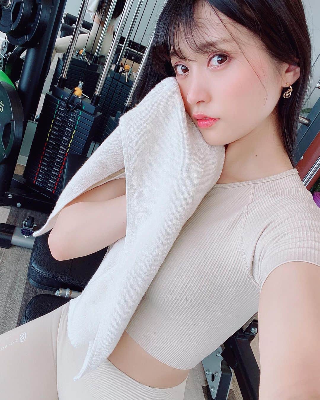 根岸愛さんのインスタグラム写真 - (根岸愛Instagram)「🏋️‍♀️✨🏋️‍♀️ . ジムへgogoしてきた🌸 最近自分にご褒美あげがちだからそろそろちゃんと鍛え直します💪✨ ジムに通うと毎回自分を見つめ直せるからそれだけで価値があるなぁとおもう☺️💕  @kayg_personalgym  @ayaumi.co.jp   #ケイジー #パーソナルジム新宿 #パーソナルトレーニング新宿 #パーソナルジム恵比寿 #パーソナルトレーニング恵比寿 #レンタルウェア #training」3月28日 13時49分 - negishiai927