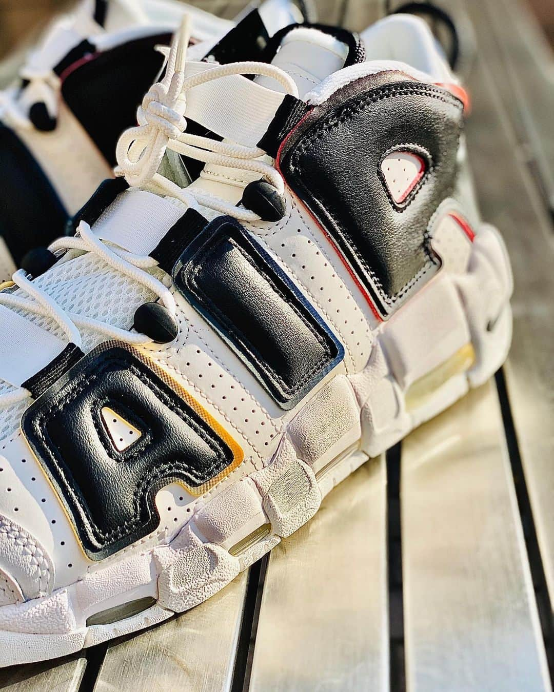 速水もこみちさんのインスタグラム写真 - (速水もこみちInstagram)「#nikeairmoreuptempo  #エアモアアップテンポ #nike #basketshoes #sneakers #nikeair #sneakerhead  #collection #速水もこみち #速水茂虎道 #mocomichihayami」3月28日 15時20分 - mocomichi_hayami