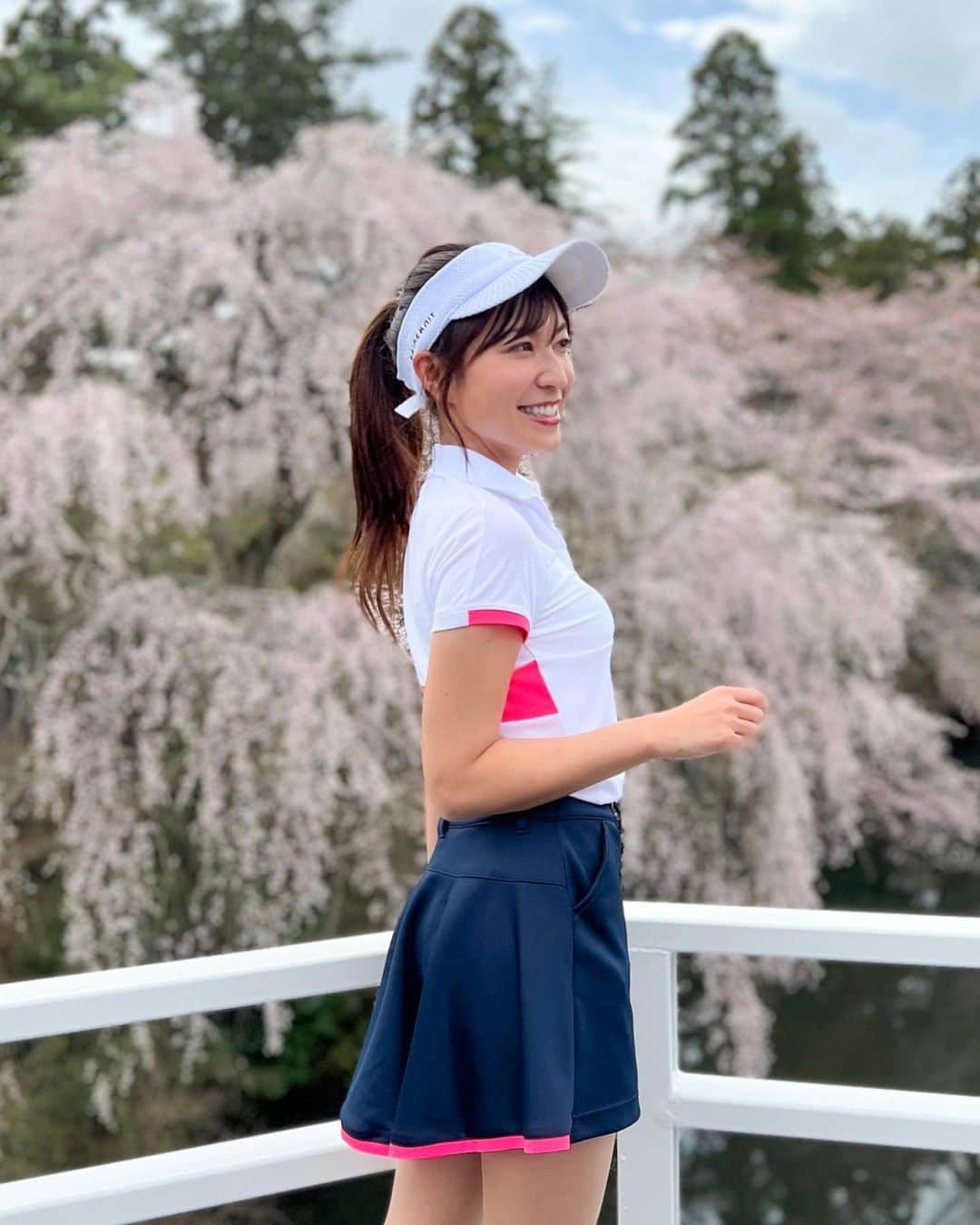 高沢奈苗さんのインスタグラム写真 - (高沢奈苗Instagram)「. 今話題の @tfw49  今年の春からレディースウェアが登場しました〜💓✨  .  このスカート、前後で形が違ってて！おしゃれ♡  ネオンカラーの差し色も良い感じ😎✨✨  .  5月には駒沢公園横に路面店もOpenするそうです💡  更に5/1〜5/31の期間中は、TFW49 GINZA SIXとTHE FORTY NINERS CLUB両店にて"私のインスタ見た"と伝えて頂ければ全商品10%OFFになるので、お買い物に行く際はぜひご利用ください❣️  .  . #tfw49 #thefortyninerswisdom #tfw49_ginzasix #thefortyninersclub #golf #golffashion」3月28日 15時28分 - nanaetakasawa