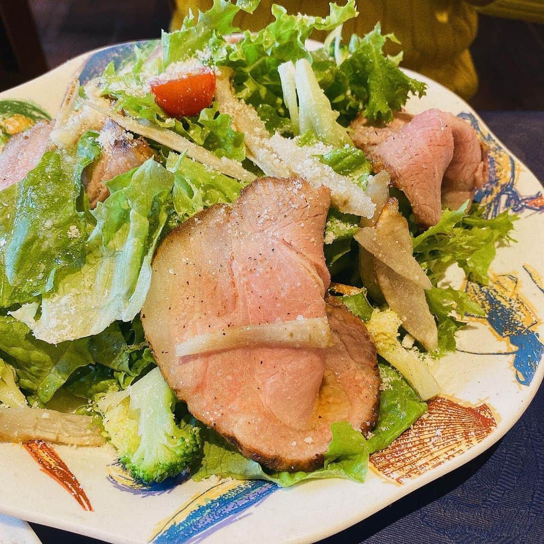 瀬戸山清香さんのインスタグラム写真 - (瀬戸山清香Instagram)「スミスとlunch🍽✨ その後せっかくだから！ 桜を見よう！てお散歩したよ😊✨ くしゃみと鼻水ヤバかったけどw 桜は綺麗でした🌸 鼻かみ過ぎて鼻セレブしっとりしとんのか分からん🤧💦  #sakura  #cherryblossom  #japan  #目黒川  #桜  #spring  #lunch」3月28日 15時36分 - setoyama_sayaka