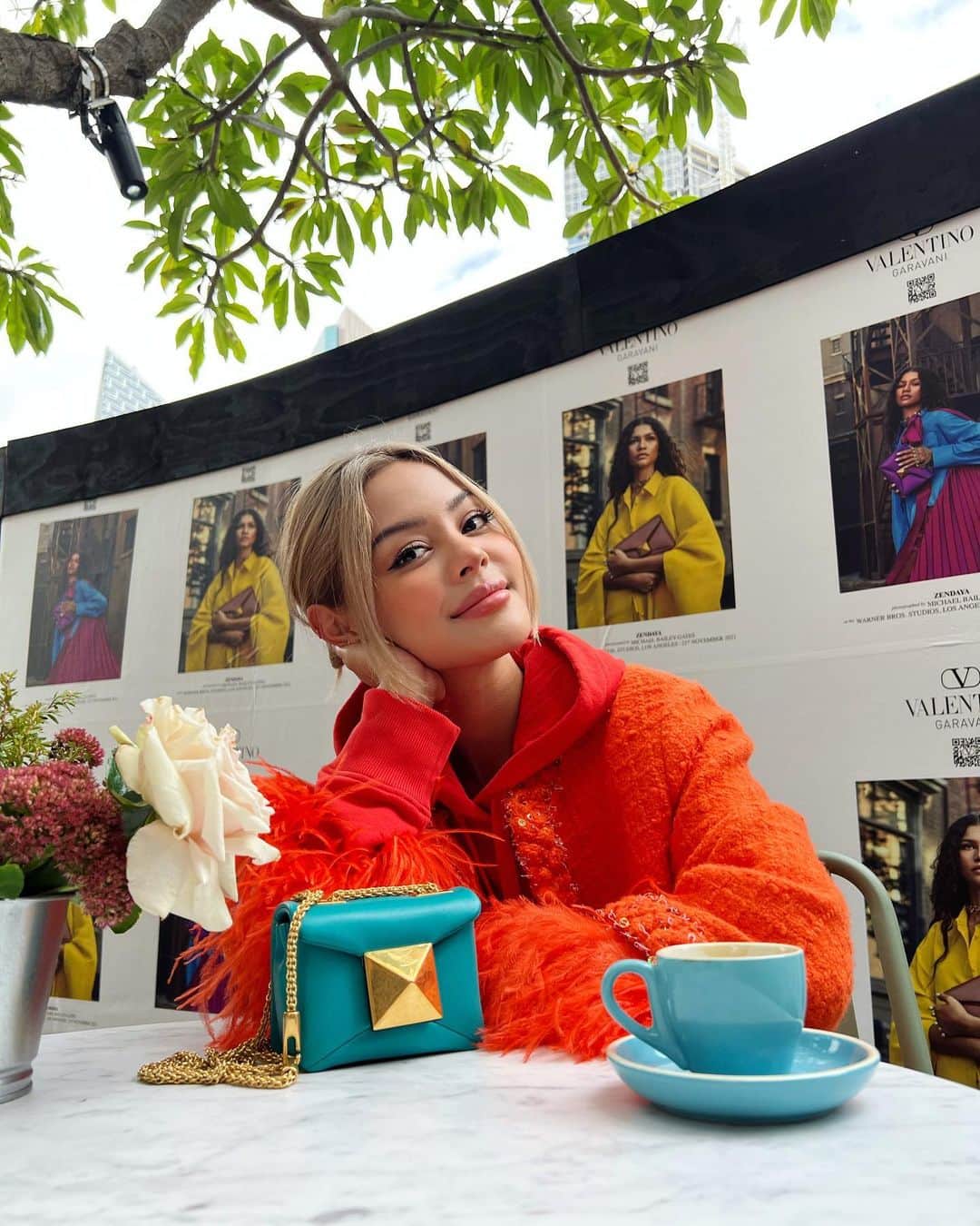 リリーマイマックさんのインスタグラム写真 - (リリーマイマックInstagram)「Australian Parisian brunch with @maisonvalentino 🧡   #OneStudBag #VALENTINOGARAVANI #ValentinoRendezVous @maisonvalentino」3月28日 15時38分 - lilymaymac