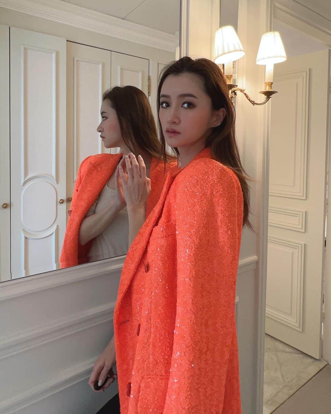 平山美春さんのインスタグラム写真 - (平山美春Instagram)「@dolcegabbana ‘s orange jacket 🍊🧡 色々着回し🧡🧡🧡 . #dolcegabbana #dg  #instafashion #fashiongram」3月28日 15時54分 - miharuhirayama