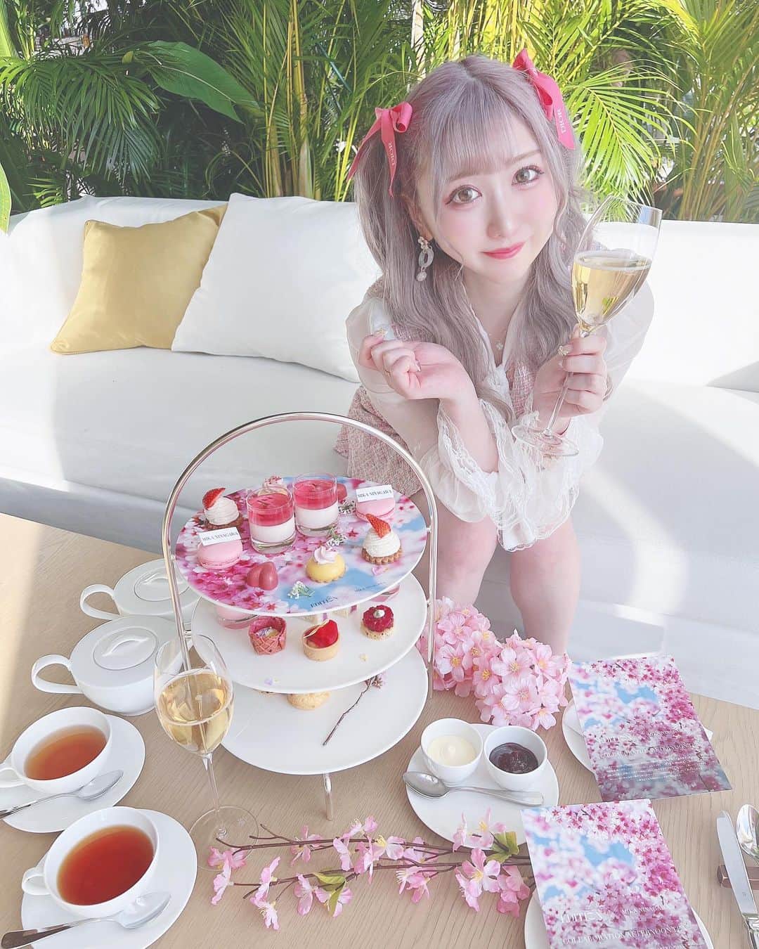 あいにゃんさんのインスタグラム写真 - (あいにゃんInstagram)「さくら味見つけたら情報ください🌸 * * #東京エディション虎ノ門 #エディション虎ノ門 #アフタヌーンティー #アフタヌーンティー巡り #アフタヌーンティー部 #インスタ映えスイーツ #東京アフタヌーンティー #桜 #桜スイーツ #虎ノ門 #蜷川実花  #tokyoedition #tokyoeditiontoranomon #afternoontea #teatime #sweets #cherryblossom  #被写体 #メイド #コンカフェ #コンカフェ嬢 #サロモ #サロンモデル #アイドル #量産型 #春コーデ#ハイトーンカラー#followforfollowback #いいね返し #フォローミー」3月28日 19時05分 - ainyan0310