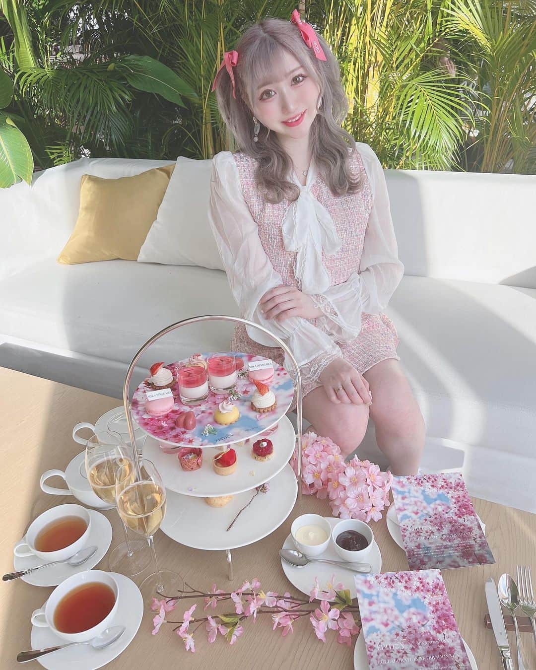 あいにゃんさんのインスタグラム写真 - (あいにゃんInstagram)「さくら味見つけたら情報ください🌸 * * #東京エディション虎ノ門 #エディション虎ノ門 #アフタヌーンティー #アフタヌーンティー巡り #アフタヌーンティー部 #インスタ映えスイーツ #東京アフタヌーンティー #桜 #桜スイーツ #虎ノ門 #蜷川実花  #tokyoedition #tokyoeditiontoranomon #afternoontea #teatime #sweets #cherryblossom  #被写体 #メイド #コンカフェ #コンカフェ嬢 #サロモ #サロンモデル #アイドル #量産型 #春コーデ#ハイトーンカラー#followforfollowback #いいね返し #フォローミー」3月28日 19時05分 - ainyan0310