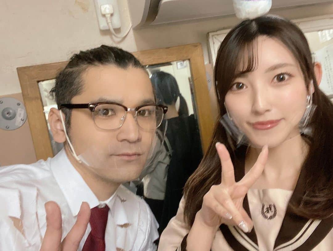 森沢かなさんのインスタグラム写真 - (森沢かなInstagram)「CONTE STAGE 『八百屋のゴリラ』 2022.3.18〜20  遅くなりましたが、 ご観劇、そしてお祝いボードで応援してくださった皆さまありがとうございました！  はじめてのコントいかがでしたでしょうか？！ 全8本、みんなはどのコントが好きでしたか？😚 なかなかやることのないJKやアイドルもやれて本当にたのしかった！！！  毎公演出るコントが違うので覚えることも沢山だったけど、 貴重な経験をさせていただきました！  稽古から本番までの1週間が本当あっという間で…。 とてもすてきな座組のみんなに囲まれて毎日たのしかったです☺️✨  #コントステージ #contestage  #八百屋のゴリラ」3月28日 20時08分 - morisawa_kana