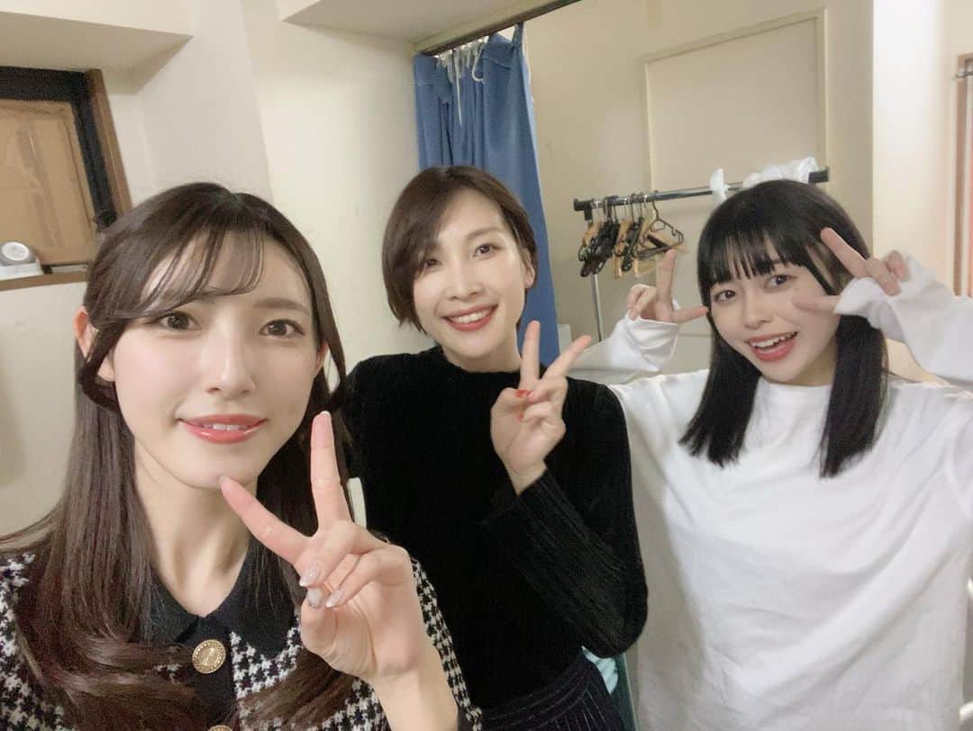 森沢かなさんのインスタグラム写真 - (森沢かなInstagram)「CONTE STAGE 『八百屋のゴリラ』 2022.3.18〜20  遅くなりましたが、 ご観劇、そしてお祝いボードで応援してくださった皆さまありがとうございました！  はじめてのコントいかがでしたでしょうか？！ 全8本、みんなはどのコントが好きでしたか？😚 なかなかやることのないJKやアイドルもやれて本当にたのしかった！！！  毎公演出るコントが違うので覚えることも沢山だったけど、 貴重な経験をさせていただきました！  稽古から本番までの1週間が本当あっという間で…。 とてもすてきな座組のみんなに囲まれて毎日たのしかったです☺️✨  #コントステージ #contestage  #八百屋のゴリラ」3月28日 20時08分 - morisawa_kana