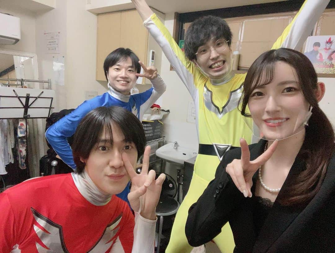 森沢かなさんのインスタグラム写真 - (森沢かなInstagram)「CONTE STAGE 『八百屋のゴリラ』 2022.3.18〜20  遅くなりましたが、 ご観劇、そしてお祝いボードで応援してくださった皆さまありがとうございました！  はじめてのコントいかがでしたでしょうか？！ 全8本、みんなはどのコントが好きでしたか？😚 なかなかやることのないJKやアイドルもやれて本当にたのしかった！！！  毎公演出るコントが違うので覚えることも沢山だったけど、 貴重な経験をさせていただきました！  稽古から本番までの1週間が本当あっという間で…。 とてもすてきな座組のみんなに囲まれて毎日たのしかったです☺️✨  #コントステージ #contestage  #八百屋のゴリラ」3月28日 20時08分 - morisawa_kana