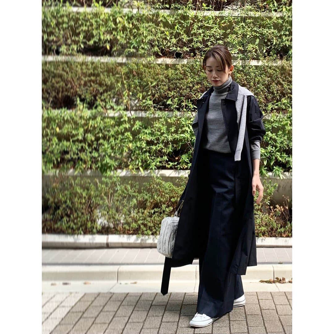 武藤京子さんのインスタグラム写真 - (武藤京子Instagram)「* * 先日のお洋服 * NAVY×GRAY×WHITE * 暖かだったり 寒かったり 何を着たら良いものか…🙄 * #beautyandyouth #curensology #anyahindmarch #converse #アメブロ更新しました」3月28日 21時07分 - kyokomuto0628