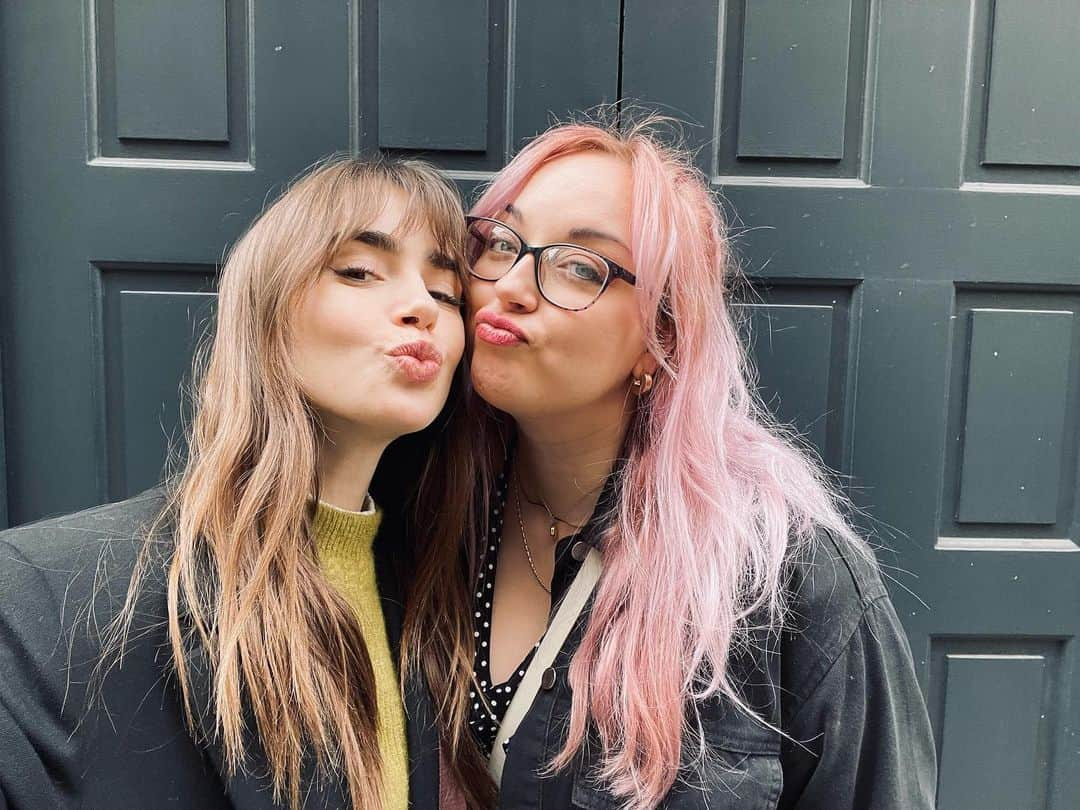 リリー・コリンズさんのインスタグラム写真 - (リリー・コリンズInstagram)「Reunited with my London sister (after two and a half years!!) and it feels so good…」3月29日 1時00分 - lilyjcollins