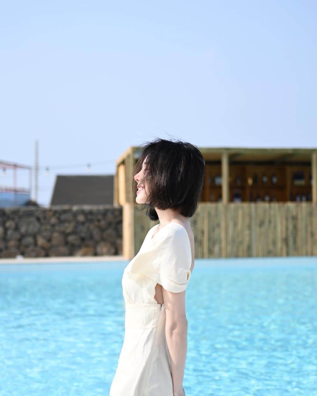 Han Ga Eunさんのインスタグラム写真 - (Han Ga EunInstagram)「수영장이 넓고 탁트여서 찍으면 화보되는  아침빛부터 이쁘게 좋아서  너무 이쁘게 수영장쪽이 몽환적이게 나왔어요 🌊💖」3月29日 7時25分 - gaeungbebe