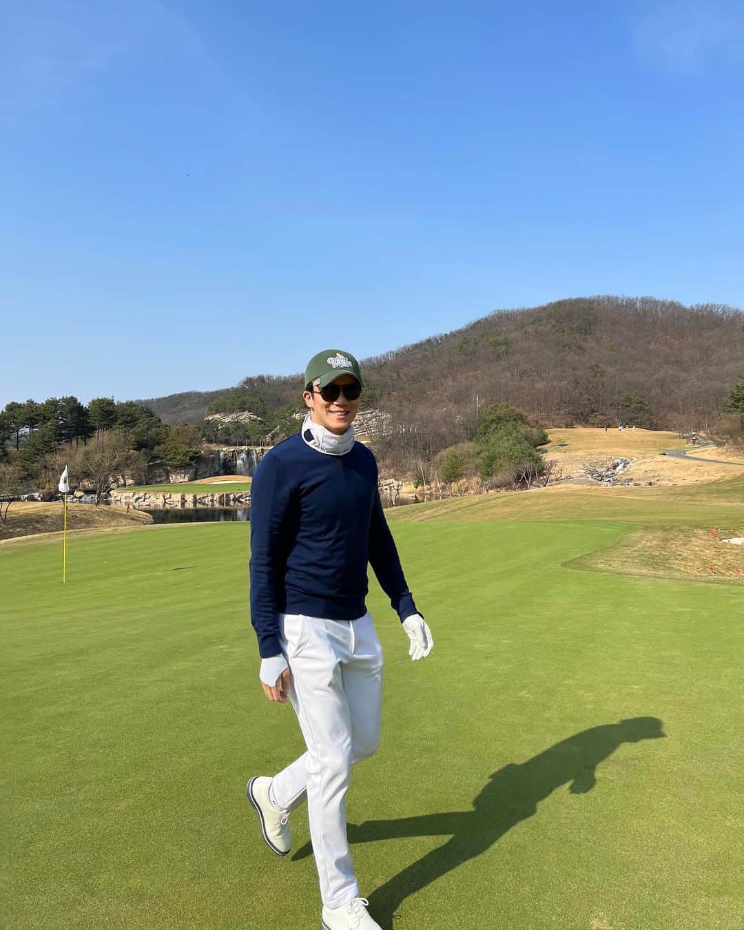 ハ・ソクジンさんのインスタグラム写真 - (ハ・ソクジンInstagram)「날이 좋길래☀️ #근황」3月29日 15時25分 - haseokjin