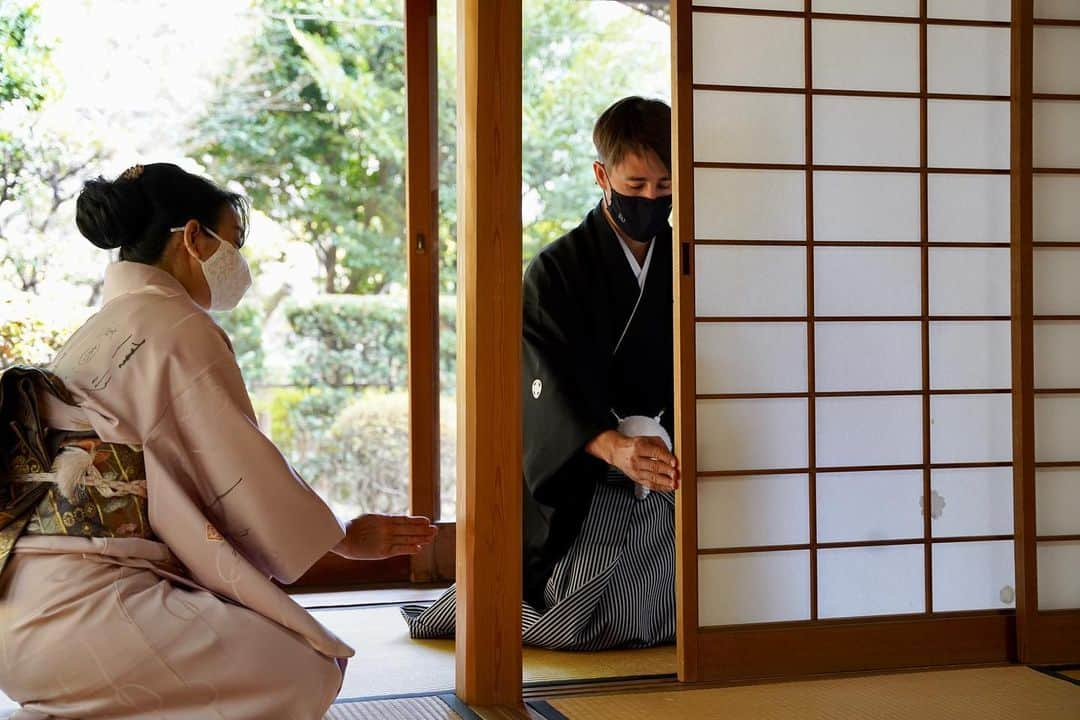 ボージャン・クルキッチさんのインスタグラム写真 - (ボージャン・クルキッチInstagram)「Tea ceremony 🍵   Grateful to have had the most authentic experience of this lovely ritual, which teaches you to appreciate the greatness of small things, such as a sip from a simple cup of tea. 🙏🏻  Ceremonia del té 🍵   Agradecido por vivir de la forma más auténtica este bonito ritual donde te enseñan a valorar la grandeza de las pequeñas cosas, como un sorbo en una simple taza de té. 🙏🏻」3月29日 18時27分 - bokrkic