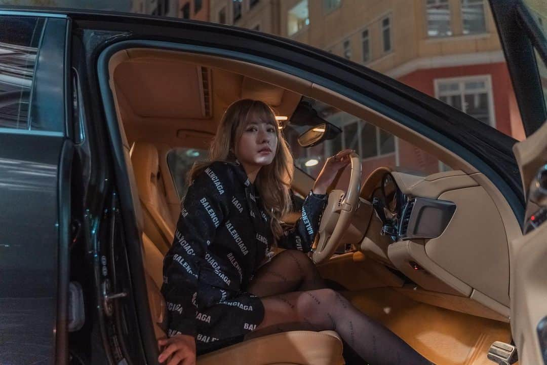 ヴァネッサ・パンさんのインスタグラム写真 - (ヴァネッサ・パンInstagram)「つい、車を買いました！🚗 そして、ちょっと良い車のカーシェアサービスも始めてみます🎊  BMW X1 BMW Z4 Porsche Panamera  月額料金2.5万円でこの3台を自由に貸し出し可能なサービスになります。 *車の種類、さらに増やす予定です  普段使わない時は、管理会社に預けてあるので、サポート／保険も全て24時間対応してくれます🙌🏻 スタッフが都内のご指定の場所までお届け・お返しします楽！  ご興味ある方は、DMまで☁️  ーーー 撮影チーム　@bdskkma  KOYA　@koyaak1ta  ーーー  #カーシェアリング  #カーシェア　#BMW #bmwz4 #bmwx1 #porschepanamera #porsche #ポルシェ#ポルシェ女子 #ポルシェパナメーラ #bmw女子 #ポルシェオーナー　#BMWオーナー #オーナー募集　#シェアリングエコノミー」3月29日 20時23分 - kazuminoomi