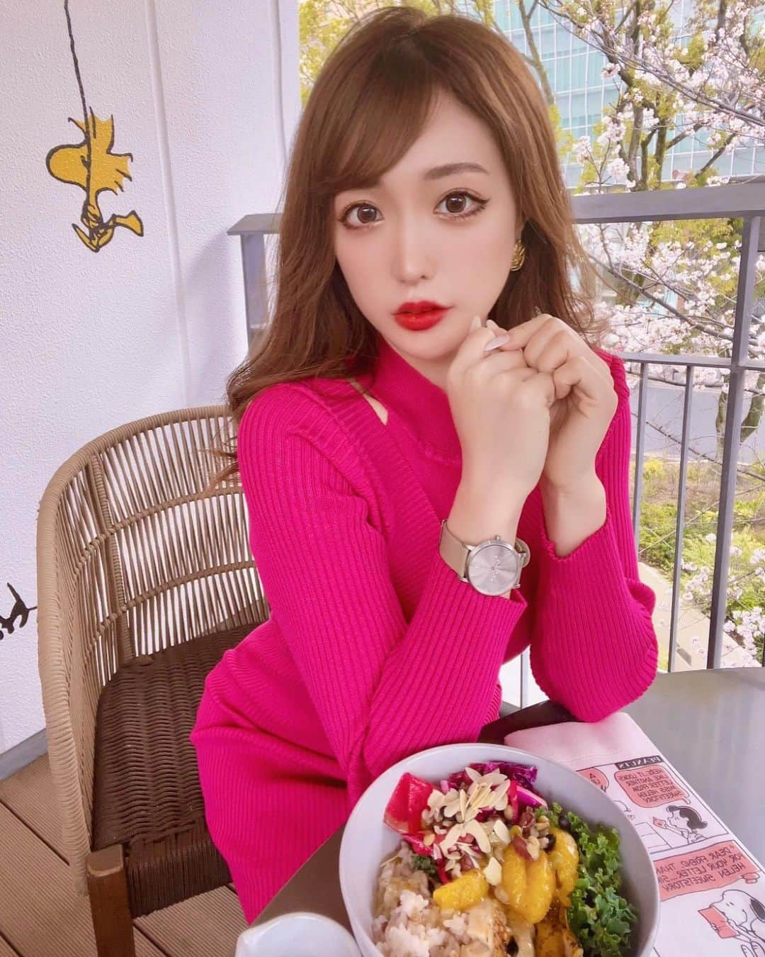 おりささんのインスタグラム写真 - (おりさInstagram)「🌸  テラスで桜見ながらランチ🍴  ----------------------------------- 栄のTTBeautyで #ハリウッドブロウリフト ✨ 眉毛パーマをしたからセットしやすくなった😍 初回はワックス込みで5,980円だよ🙆‍♂️  💓💓サロンの詳細💓💓  👩🏻‍🦰女性アイブロウ＆毛穴専門 @browtt_nagoya  👱‍♂️男性脱毛＆アイブロウ@mensdatsumou_menstt  ［場所］ 名古屋市中区錦三丁目10番16号大河内ビル2F (元ホームメイト錦店跡地)  ［最寄り駅］ 栄駅・丸の内駅　共に徒歩7分🚶‍♂️  ☎️052-228-7188  ［営業時間］ 平日11:00〜21:00(最終受付20:00) 土日祝11:00〜19:30(最終受付18:30)  ［定休日］ 木曜  ［駐車場🚗］ 店舗目の前にコインパーキング有り  2階に上がると 右側に男性専用のＴＴBeauty for MEN(自動ドア) 左側に女性専用のＴＴBeauty for WOMAN(ガラスドア)  店内も男性と女性はフロアが分かれてて 気兼ねなく利用できるよ🙆‍♂️  -------------------------------------  新しくGETした腕時計は#山本美月 さんも 着用したNo Mondayのです✨ @nomonday_jp   ⌚️10%OFFクーポン▶︎orisacx33⌚️  -------------------------------------  ピンクのワンピ👗は おりさのセレクトSHOPで人気だった オレンジのワンピの色違い💓 発売されたらまた報告するね✨ @choice0610official  ・ ・ ・ カラコン👀 は @flurry.contact  #愛されウサギ  #明日花キララ ちゃんプロデュース🐰 ・ ・ ・ ・ #nomonday#OOTD#code#watch#pr#2022ss#cafe#ノーマンデー#腕時計#時計#手元倶楽部#コーデ#ギフト#プレゼント#カラコン#フルーリー#ピーナッツカフェ名古屋 #ピーナッツカフェ#ワンピ#ワンピース#ピンク#カフェ#栄カフェ#栄ランチ#桜#春コーデ」3月29日 20時39分 - orisa_0510