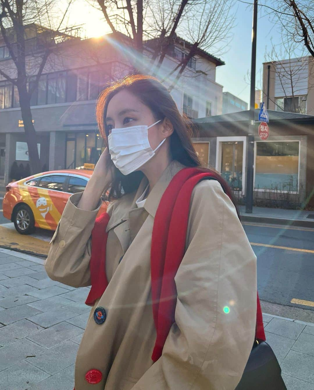 ヒョミン さんのインスタグラム写真 - (ヒョミン Instagram)「좋은 전시보러 좋아하는 삼청동 나들이. #🔴  @ryusdb  @leica_kr  #오라이카 #OLeica2022」3月29日 21時29分 - hyominnn