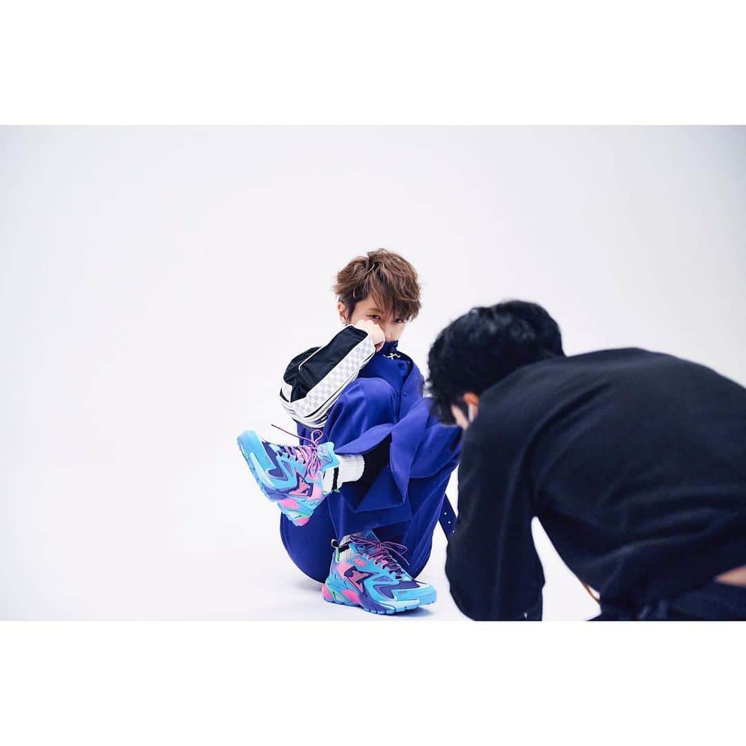 西島隆弘（Nissy）さんのインスタグラム写真 - (西島隆弘（Nissy）Instagram)「本日発売📖 《HIGHSNOBIETY》 ⁡ #highsnobiety  #louisvuitton  @highsnobietyjp  @louisvuitton  ⁡ offshot📸 @toshisenda_photographer」3月30日 13時39分 - nissy_nissystaff