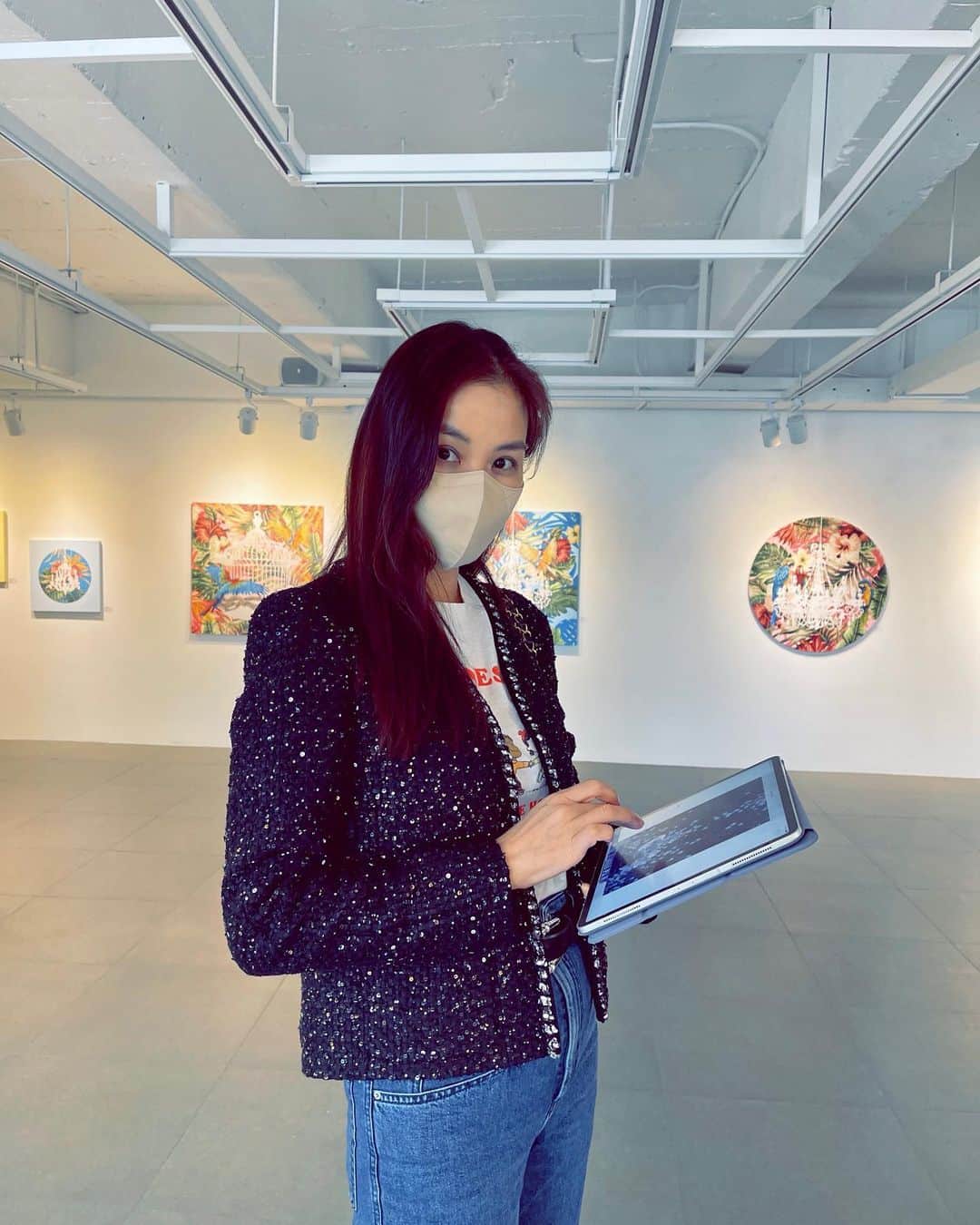 コ・ソヨンさんのインスタグラム写真 - (コ・ソヨンInstagram)「A PIECE OF HOPE 공간과 가구 그리고 현대 미술의 깊은 고찰을 통해 새로운 라이프 스타일을 제안하는 TDA HAUS의 첫번째 Art Show💜」3月30日 15時41分 - kosoyoung_official