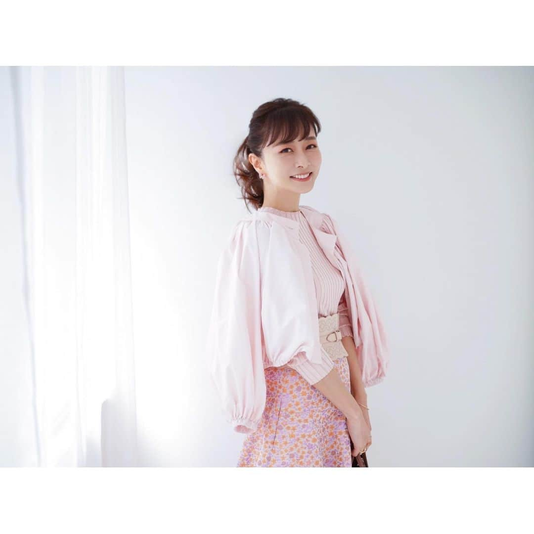 石井美保さんのインスタグラム写真 - (石井美保Instagram)「UVボレロ、ピンクのお色です。 まさに桜の花びらのような淡いサクラピンクに生地を染めて頂きました。発売間近。もうしばらくお待ち下さいね。」3月30日 15時45分 - miho_ishii