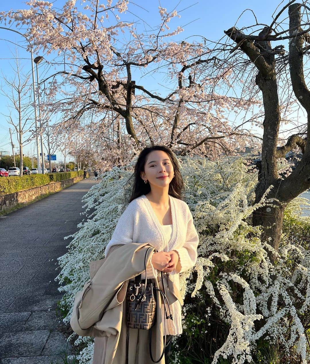 ミチさんのインスタグラム写真 - (ミチInstagram)「桜が満開ですね🌸 母が兵馬俑が見たいと言ってくれたので、京都へ 兵馬俑以外興味がないみたいで10kmぐらいお散歩して帰りました🌸笑 @fendi #fendi」3月30日 22時36分 - mi0306chi
