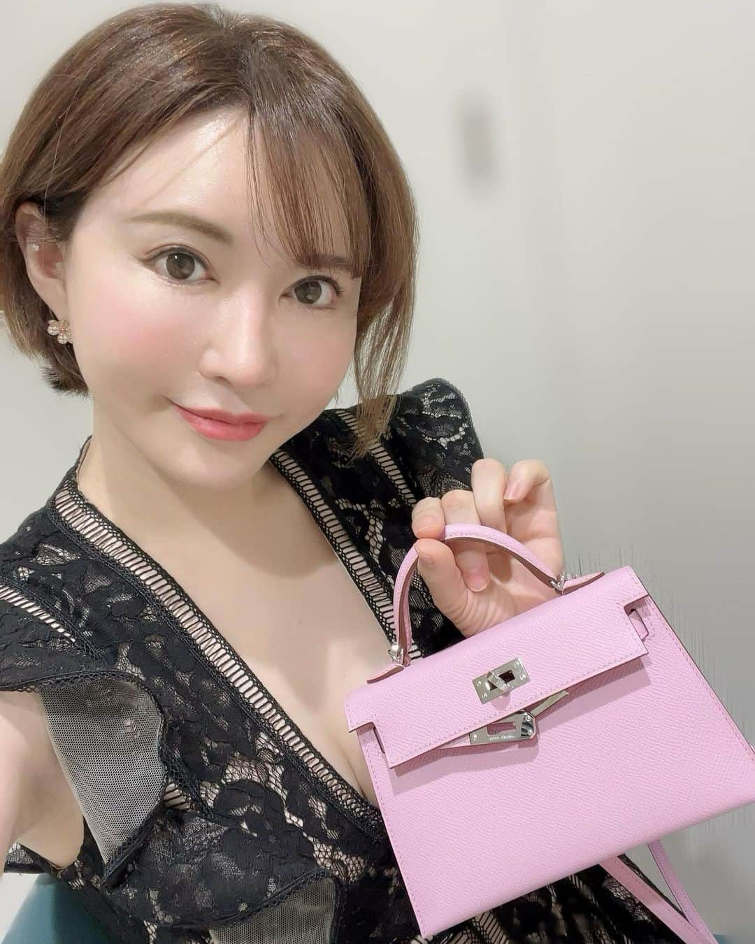里美ゆりあさんのインスタグラム写真 - (里美ゆりあInstagram)「🌸桜色のケリーミニbag🌸  可愛い(∩´∀`∩)💕  #hermes  #kellymini  #kelly  #ケリー #モーヴシルベストル」3月31日 15時00分 - satomiyuria