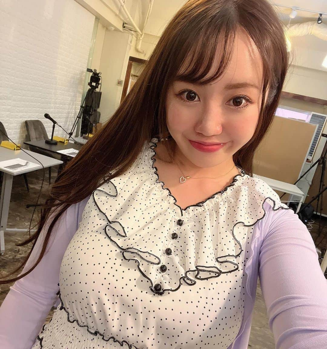 愛場れいらさんのインスタグラム写真 - (愛場れいらInstagram)「今日もお疲れ様💓🍀 . . . 土曜日北海道で撮影会だよ✈️ Twitterみねて🐹🍡  . . . ★4/2〜3 北海道札幌にて撮影会　詳細Twitterへ ★毎週月曜日深夜25:00〜25:30チバテレ📺NEXT TV内放送 『　#ネクストチャレンジ 』出演中🎤 YouTubeでフルバージョン公開中 ★4月4日よりチバテレにて放送開始の 新番組にレギュラー出演決定‼️ピンMCです💓 毎週月曜放送　#ねくすぷっ ★4/9公開　映画　ターニングポイント　村山瑞穂役　出演 ★4/10 SHOOTBOXING 後楽園ホールにてラウンドガール ★YouTube更新中(プロフィールリンクから) .」3月31日 19時20分 - aibareira2