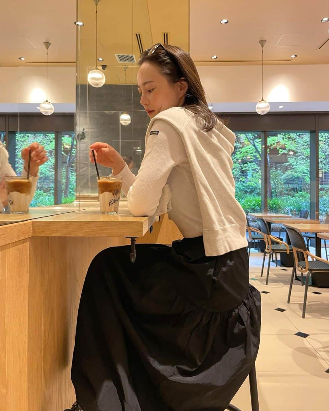 左近鈴乃さんのインスタグラム写真 - (左近鈴乃Instagram)「. Kyoto 🌸🍃 新風館とBALと桜と。いろいろ。🤳🏻  #京都 #新風館 #BAL」3月31日 20時29分 - suzuno_sakon