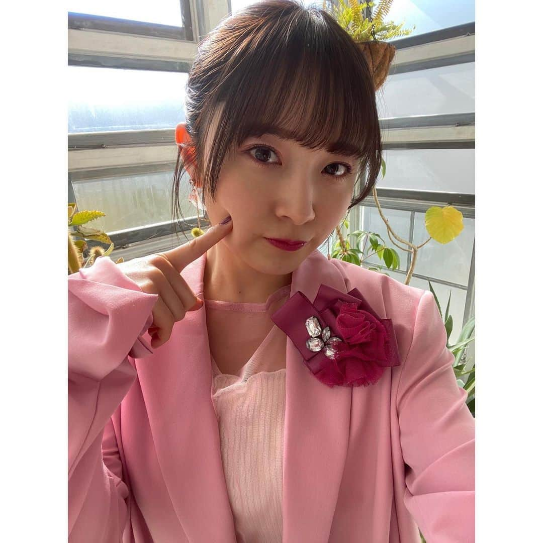 森戸知沙希さんのインスタグラム写真 - (森戸知沙希Instagram)「ひなフェス 2022グッズ🌸 　 　 ピンクまみれ🌷🌸💓🧠💗🎀🎟 　 　 　  #衣装  #トイカメラ  #morningmusume22  #helloproject  #ひなフェス2022  #森戸知沙希」3月31日 22時24分 - chisaki__morito.official