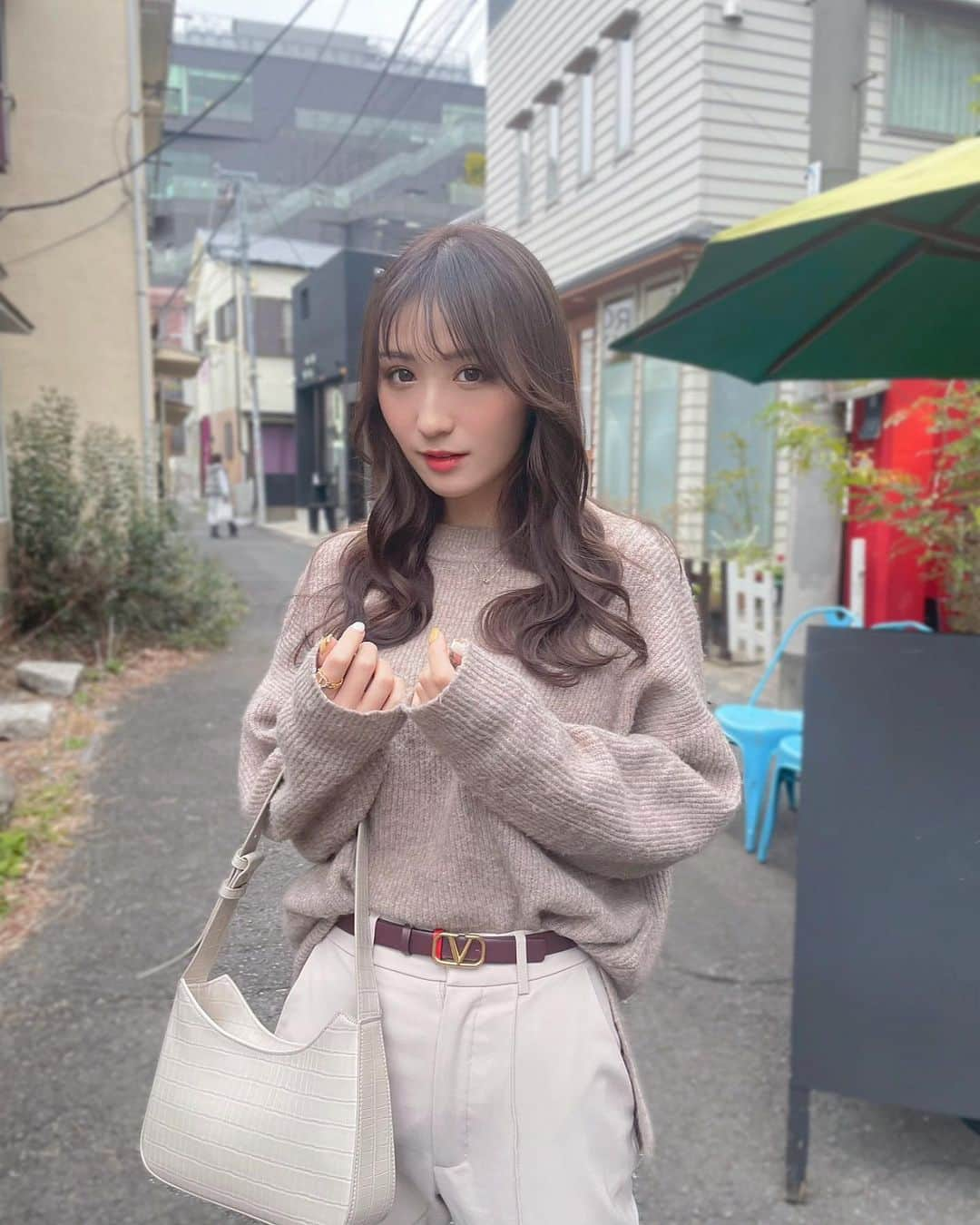 伊藤愛真さんのインスタグラム写真 - (伊藤愛真Instagram)「髪染めた🤍 茶味多めのグレージュ🫠 透明感さいこうです！」4月1日 18時40分 - __emagram