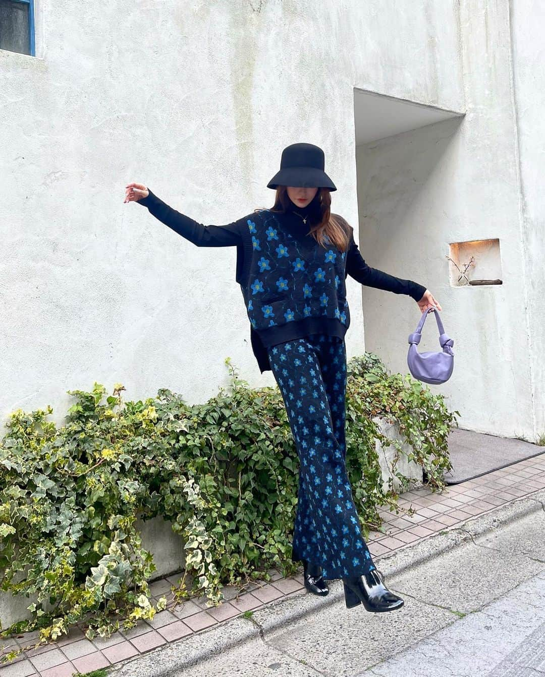 野崎萌香さんのインスタグラム写真 - (野崎萌香Instagram)「しふく🐼🌸  Knit SET UP... @maisonspecial_women  Bag... @newbottega  Hat... @kishidamiki  Boots... @zara   #もえ服　#fashion」4月2日 0時20分 - moeka_nozaki