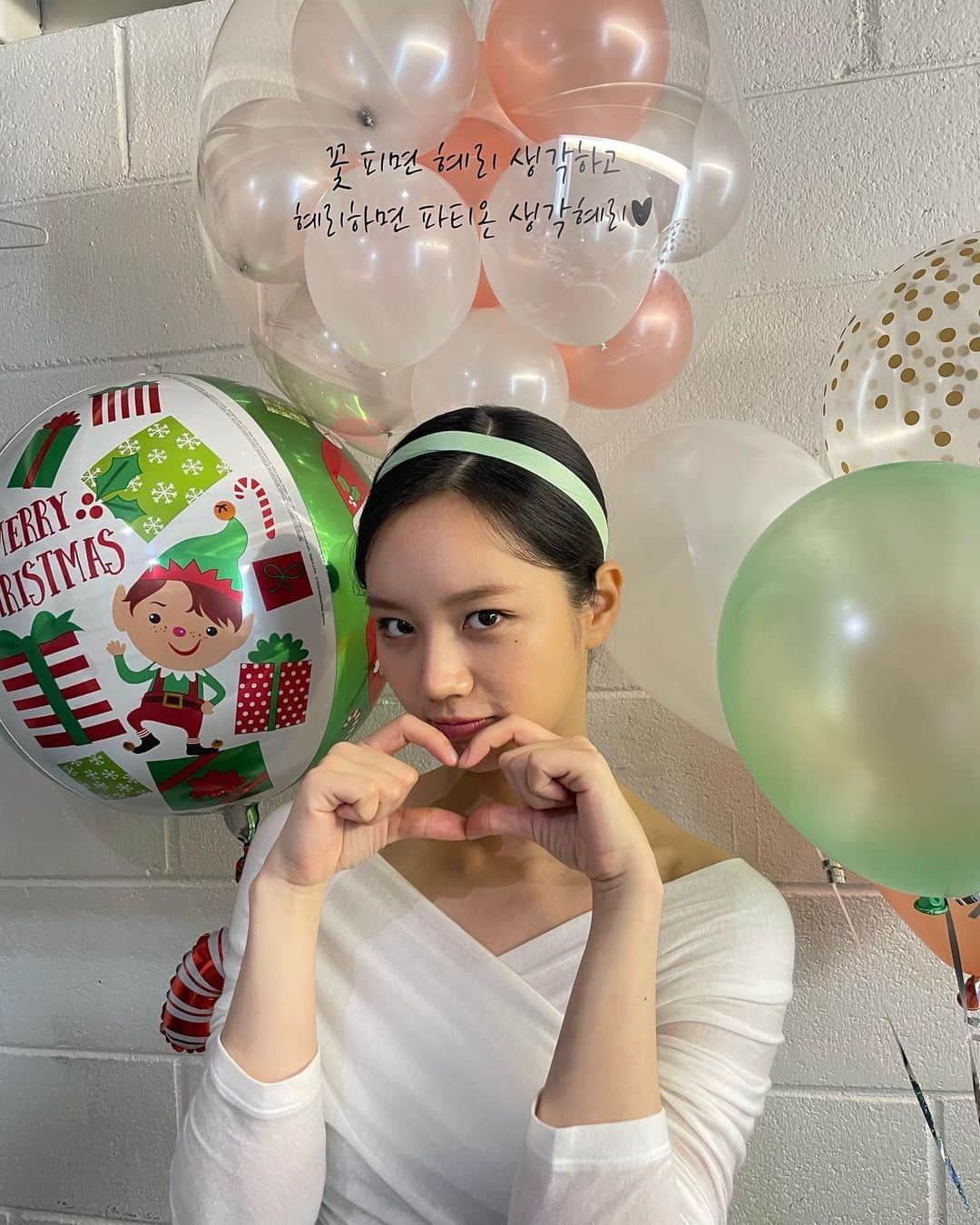 ヘリ さんのインスタグラム写真 - (ヘリ Instagram)「반가워요 @fation_official 💚」4月2日 1時03分 - hyeri_0609