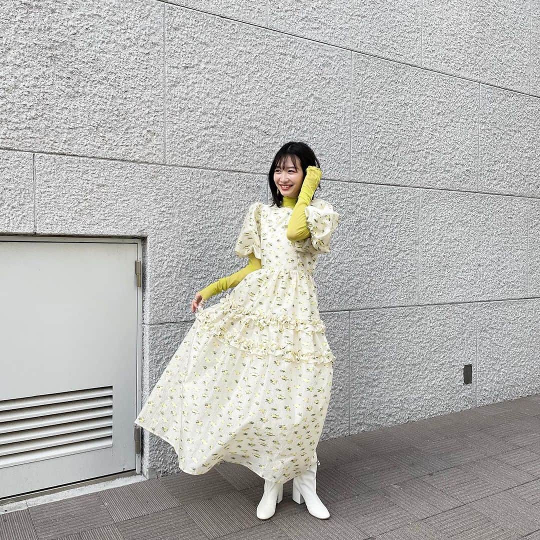 岡本夏美さんのインスタグラム写真 - (岡本夏美Instagram)「イベント1公演めのお衣装⛳️ かわいわ、、、春らしい〜🏸🏸  ドレス: @dreamsisterjane  シューズ: @publicserv_ce」4月2日 16時16分 - okamoto_natsumi