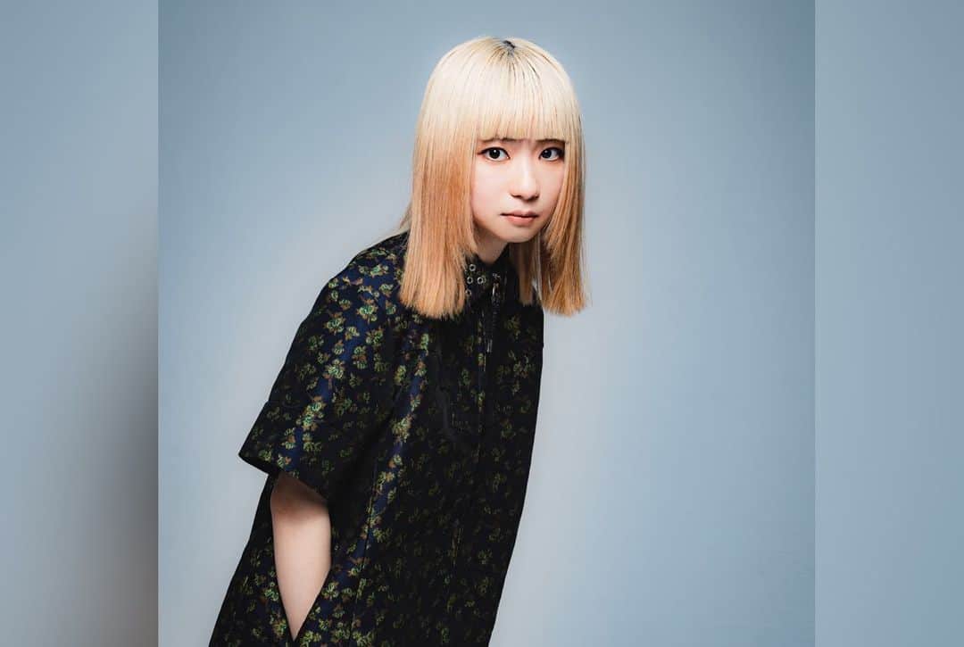 幾田りらさんのインスタグラム写真 - (幾田りらInstagram)「世界一イケてる私達のマネージャー💐 よしのちゃん。 stylist @stylist_fujimoto  hair make @youca1220  photographer @shumpei_1002」4月2日 23時29分 - lilasikuta