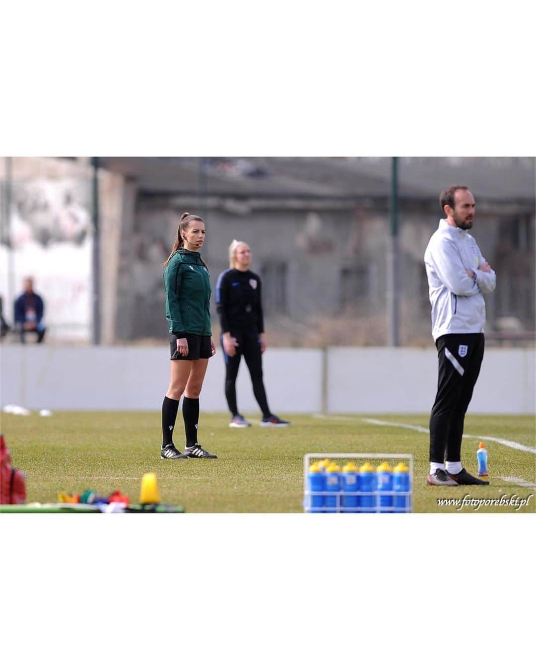 Karolina Bojarさんのインスタグラム写真 - (Karolina BojarInstagram)「My first UEFA mini-tournament ⚽️♥️   To była wspaniała przygoda, zdobyłam cenne doświadczenia i poznałam świetnych ludzi. Podczas meczów reprezentacji Francji, Anglii i Chorwacji współpracowałyśmy z sędziami z Węgier, Niemiec i Słowacji. Kolejny etap sędziowskiej przygody zaliczony ✅  Photo @krzysztof.porebski 📸  #UEFAWomensU17Championship #referee #femalereferee #Ilovethisgame」4月3日 3時00分 - bojarmeow