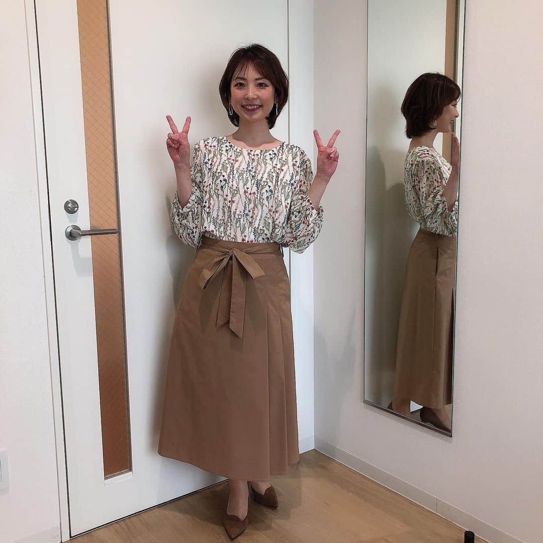 奈良岡希実子さんのインスタグラム写真 - (奈良岡希実子Instagram)「ミヤネ屋の衣装です☺️ 衣装も春😊 大阪で綺麗な桜も見られました🌸🤗 #ミヤネ屋 #気象予報士 #衣装 #aries_official_acct さん」4月3日 8時32分 - naraoka_kimiko