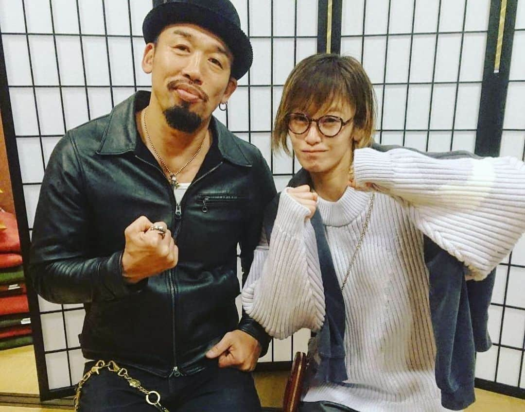 西山茉希さんのインスタグラム写真 - (西山茉希Instagram)「Respectful legends.  @musashi_k1karate  @hoost.ernesto  @pfp_tomo   一本の電話。 急遽ジャージから着替えて向かった先には、 フォータイムスチャンピョンとの再会が待っていた日。  #武蔵兄弟 #ミスターパーフェクト  SRSから十数年。 ご縁の継続に感謝也。  #兄貴の秘密基地 #平均身長高すぎ会  押忍っ🌈🙏🌈」4月3日 12時37分 - maki.nshiyama50