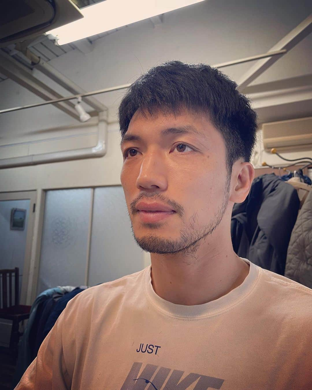 杉本知香さんのインスタグラム写真 - (杉本知香Instagram)「いよいよ6日後‼️🥊 減量中なのでさらにシュッとして男前でした✨ 整髪料付けなくて、汗だくになってもかっこいい自然な感じに仕上げました✂️✨ 4月9日現地で応援します‼️ みなさんAmazon primeで勝負の扉配信中なので是非チェックして下さい😆 当日はAmazon primeでライブで観れるので 是非応援宜しくお願いします😆🥊  #中目黒美容室 #村田諒太  #WBA世界ミドル級スーパー王者 🥊 #ロンドン五輪金メダリスト #ゴロフキン #さいたまスーパーアリーナ  #amazonprime  #勝負の扉」4月3日 15時17分 - sugimotoc