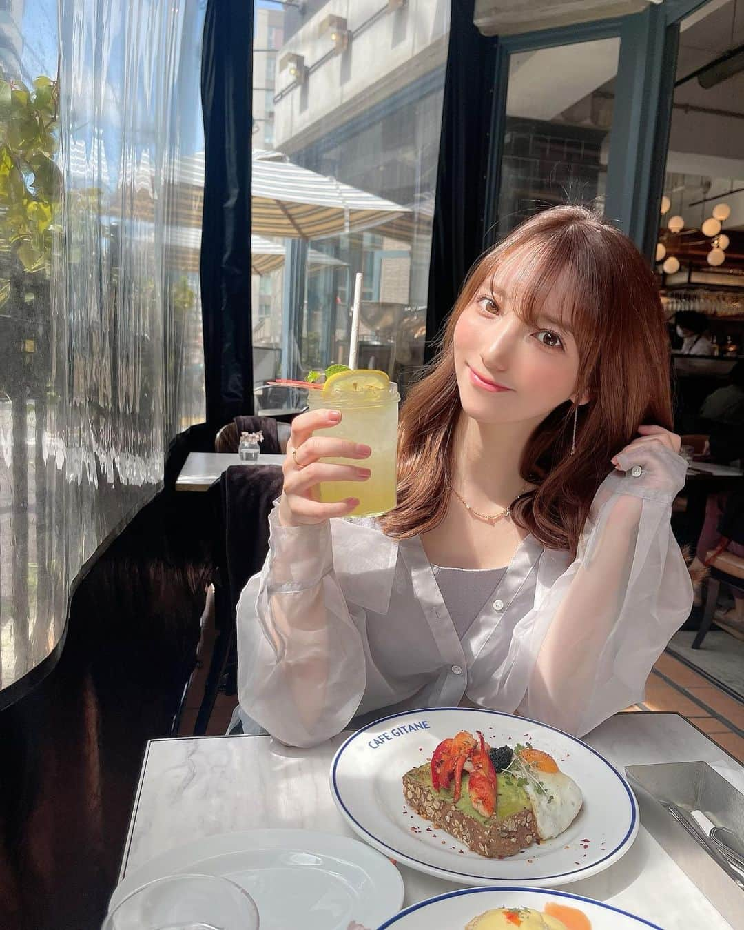 堀みづきさんのインスタグラム写真 - (堀みづきInstagram)「お友達とランチ🍽🌸 お喋り止まらなくて笑っぱなしで楽しかった🤭 ̖́-  エッグベネディクトとアボカドトーストをシェアして食べたよ😋🥑🍞  お天気も良くて最高だった🫧  #cafe #gitanenewyork #カフェジタン #恵比寿ランチ」4月3日 16時52分 - mizuki_027