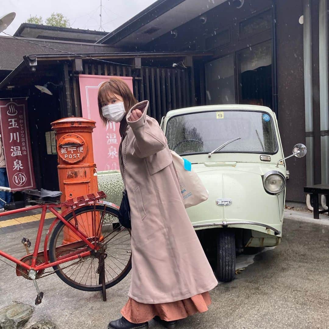 真奈さんのインスタグラム写真 - (真奈Instagram)「絶景エクストリームサウナ🌸  お花見サウナしてきました。 鮭さんのアウフグース受けられた〜🥹  人間ロウリュもヒーリングサウナも 整体も初めてのことだらけで楽しかった♡︎ʾʾ  ご飯も美味しくて幸せでした🐟  にこちゃんありがと♡︎ 帰りは玉川温泉にも寄れて 癒されました♨️  #絶景エクストリームサウナ #お花見サウナ　#桜でととのう #サウナ女子　#お花見 #chillout #アウフグース　#玉川温泉」4月3日 19時26分 - manatmnt0116