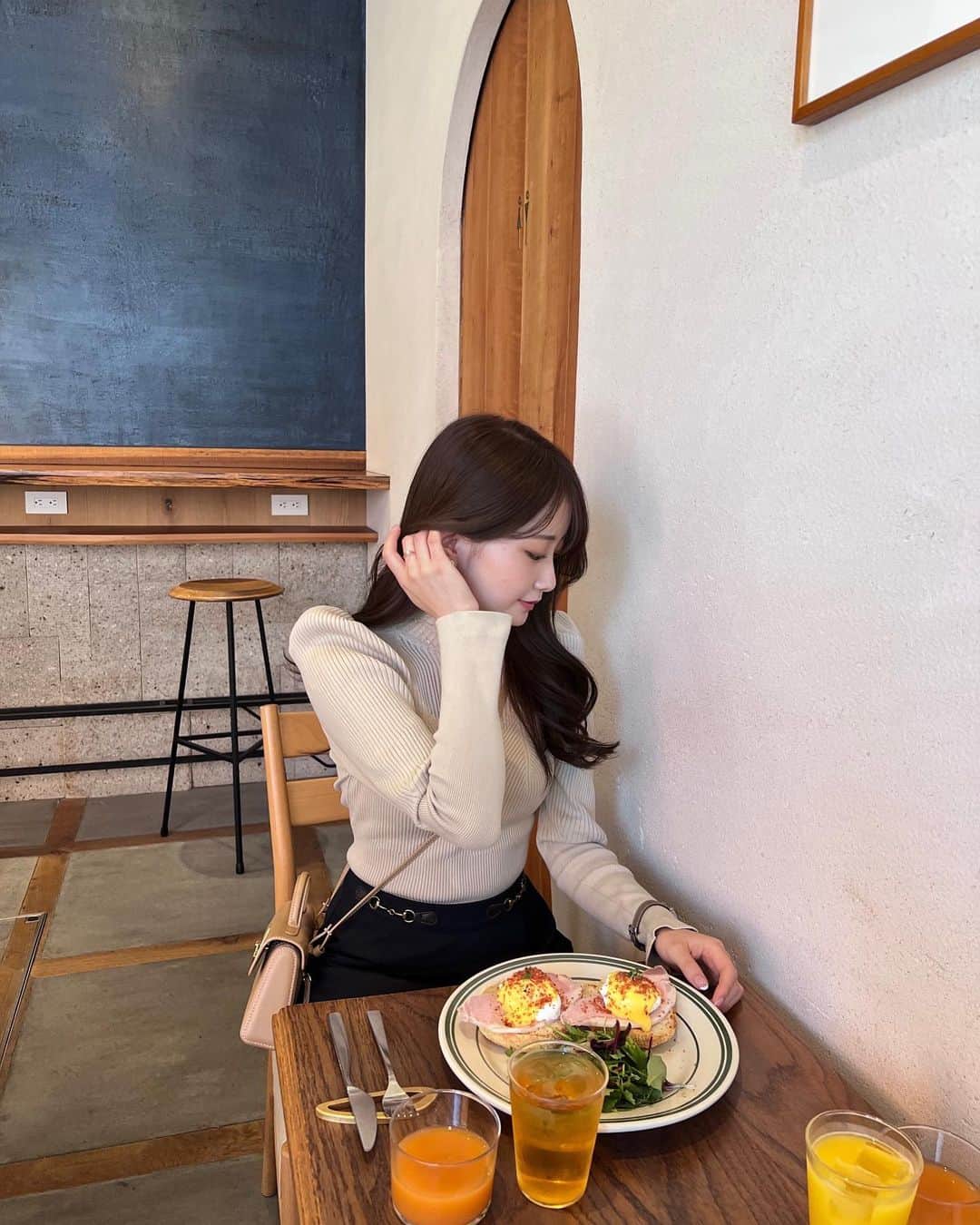 MIYUさんのインスタグラム写真 - (MIYUInstagram)「もう4月ですね🌸 今年度も頑張ります✨  📍 @hotelnoum #大阪カフェ#大阪ホテル」4月3日 19時35分 - miyu__.oo