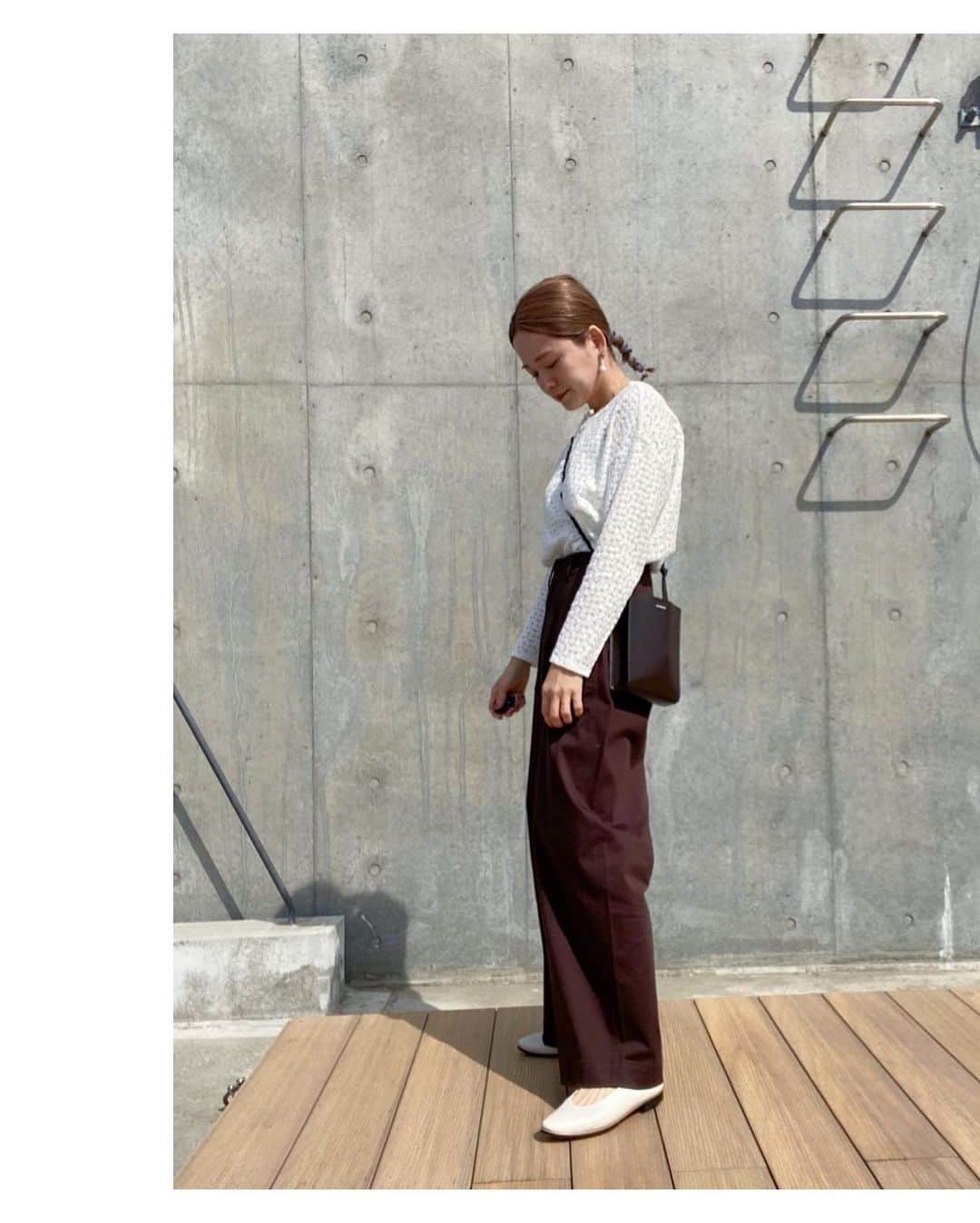 高山直子さんのインスタグラム写真 - (高山直子Instagram)「🤎🤍🤎 EiiSのパンツ、形が綺麗✨ アイテムはタグ付けしてます🏷  #きょうのふく #きのうのふく」4月3日 21時27分 - nao_70koro