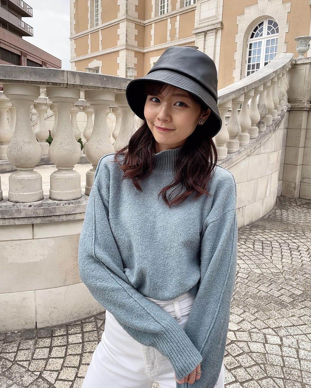杉浦みずきさんのインスタグラム写真 - (杉浦みずきInstagram)「. 寒くて毎日のようにニット着ちゃう😂 あとパンツスタイルばっかり！ 楽ちんだからね〜　　  ニット @zara  パンツ @zara  バケハ @murua_official  イヤリング　@grossejapan  ・ ・ #zara #zaraコーデ #ootd #ニット #ニットコーデ  #デニムコーデ #バンツコーデ」4月4日 19時25分 - mizuki_sugiura