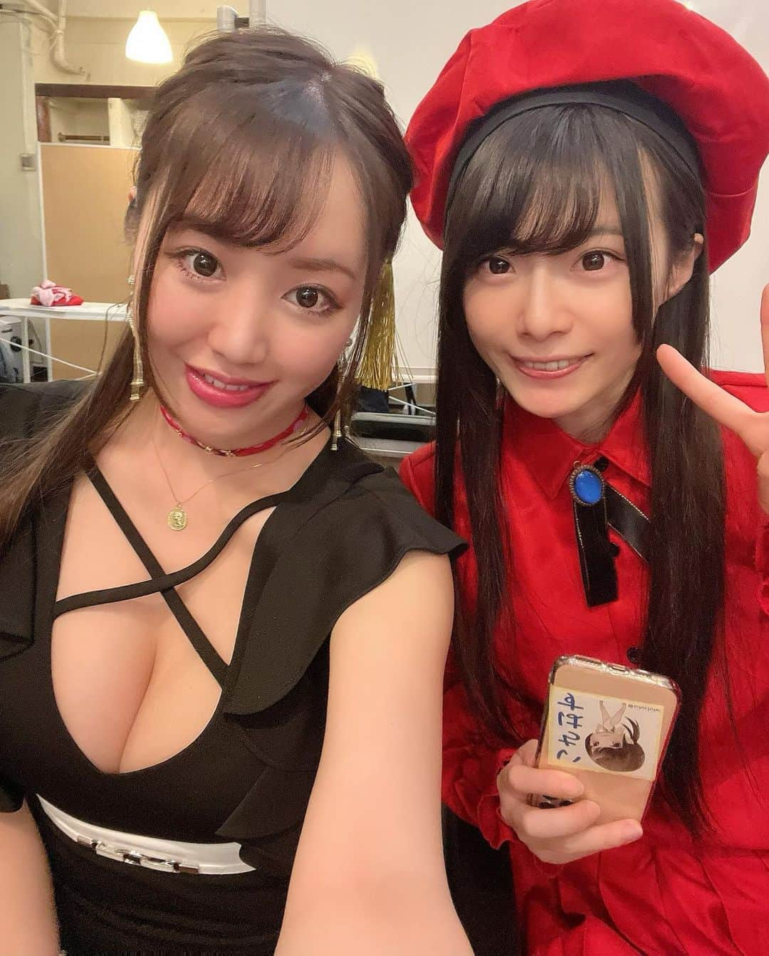 愛場れいらさんのインスタグラム写真 - (愛場れいらInstagram)「【〜今夜📺のチバテレは〜】 毎週月曜日・深夜25:00〜25:30 #NextTVチバドコロ  にて放送中❤️ #愛場れいら　MC番組🎙 . . NEXT CHALLENGE -3minutes-💰💸 #ネクストチャレンジスリーミニッツ . . 今回のチャレンジャーなんと………⁉️ . . . 元　#ムエタイ世界王者　である👑🥊 @rikafit820  リカちゃん❤️❤️ この美貌あって更に世界王者と言う 最強、最高峰の経歴を持つ彼女🏆✨✨ . . リカちゃんの願いは叶うのか⁉️⁉️ YouTube版は来週日曜日に公開されるので 【ネクストチャレンジ】で検索してね🥰 全国のお尻蹴られたいM男の皆さんも 要チェックです💋(勿論それ以外の方も🙇‍♀️) . . . 【ドリームスポンサー】 安倍社長　@tomotomo03171201  鈴木社長　@yuki_s_111  小泉社長　@koizumi_jpr  【MC陣】 MC #親びん　@oyabin0707  MC #天津いちは　ちゃん　@ichichiha と共に頑張ってます🥰‼️ . . . #ムエタイ　#格闘技　#パーソナルジム　#ヨガ　#ダンス　#スポーツ女子  #ムエタイ女子  #格闘技好きな人と繋がりたい  #パーソナルトレーナー  #ジム　#ダイエット　#muaythai  #thailand🇹🇭 #muaythaigirls  #thaigirl」4月4日 21時03分 - aibareira2