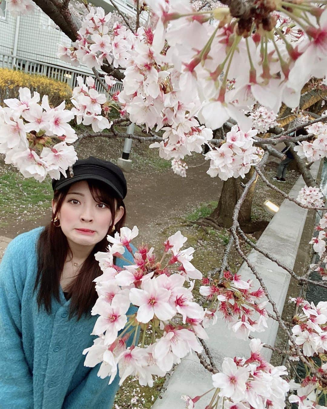 佐藤ゆうきさんのインスタグラム写真 - (佐藤ゆうきInstagram)「キメキメな顔で撮ってると恥ずかしくなって絶対変な顔したくなるそんな時ありません？🤣  あとこの日すごく寒かったです笑 ・ ・ ・ ・ ・ ・ ・ ・」4月5日 9時51分 - yuuki_sto