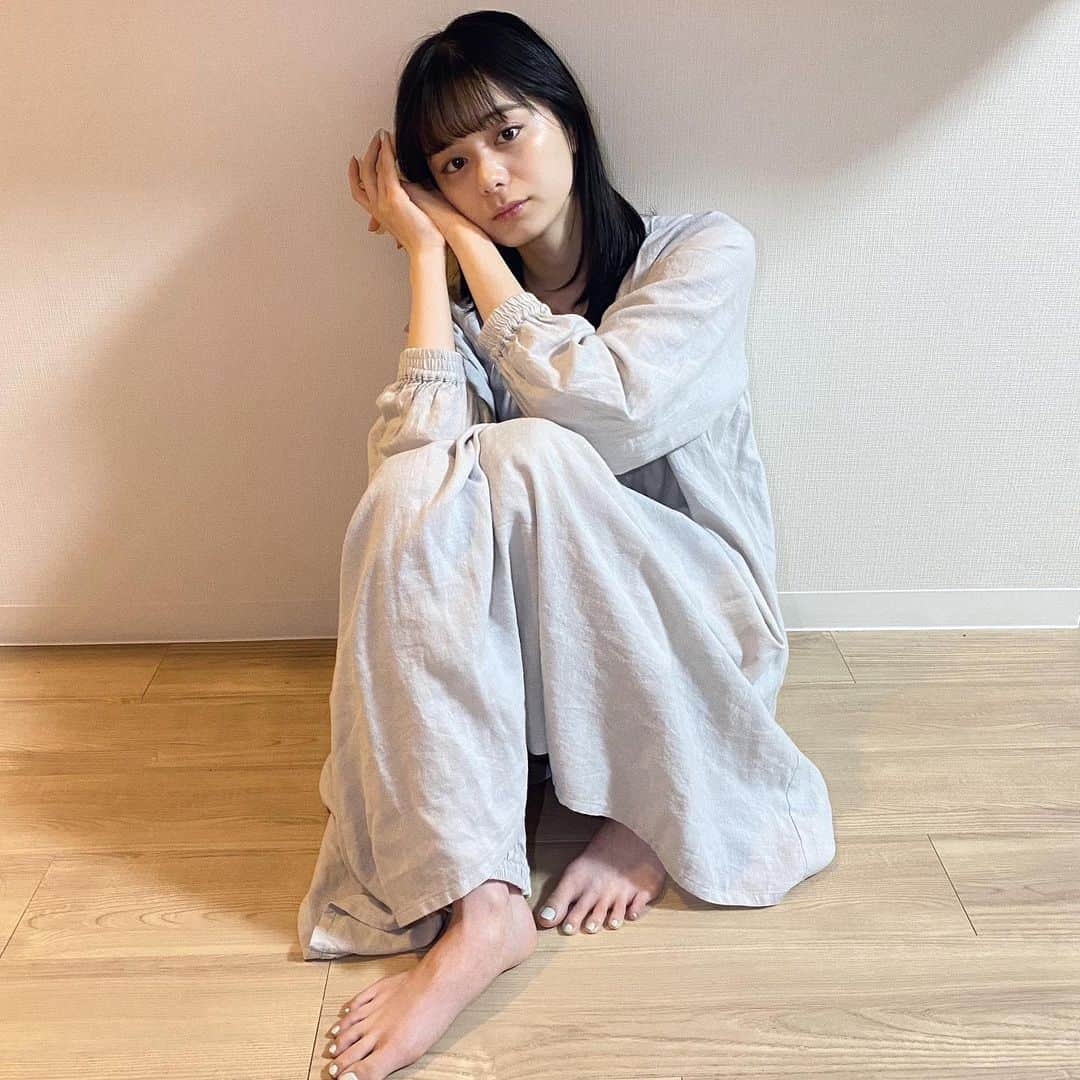 紺野彩夏さんのインスタグラム写真 - (紺野彩夏Instagram)「前回のルームウェア、全身でも可愛いのでこっちも載せちゃう☺︎ #etgrenierbysamansamos2 #etgrenier #グルニエ #ルームウェア#PR」4月5日 17時57分 - ayaka_konno_official