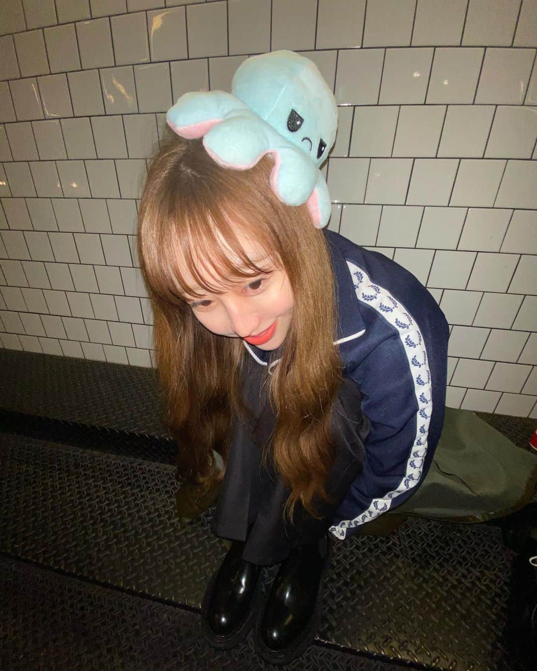 竹内ほのかさんのインスタグラム写真 - (竹内ほのかInstagram)「たぶんいままでで一番明るい髪色！ 春だし🌸ブリーチできたの！とっても気に入ってる @nemo_noos  . マツエクも久々に着けてもらいました👀短めナチュラルあがるう！ ありがとうございます！ @azyujuju」4月5日 23時21分 - pochandaa