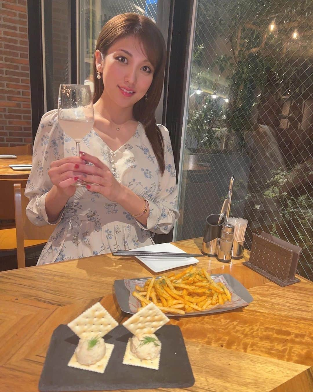 神谷麻美さんのインスタグラム写真 - (神谷麻美Instagram)「#焼き鳥 美味しかった🥰💕最高🥰💕🌈💕🐣💕  #焼き鳥だけで４０種類以上 ある😻💖✨  #焼き鳥ショウチャン恵比寿 🥰💚✨  #恵比寿グルメ #恵比寿焼き鳥 #恵比寿テラス  #恵比寿女子会 #恵比寿デート #お洒落居酒屋  PR @shouchan.ebisu」4月6日 1時36分 - asamice428