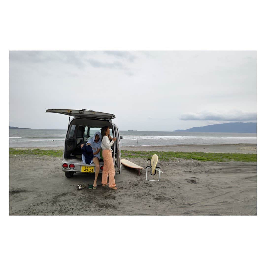土井地恵理子さんのインスタグラム写真 - (土井地恵理子Instagram)「・ 海に行くと誰かしらに会う毎日。  争いなんてなくて なんて平和なんだ❤︎  #surftrip #miyazaki #kagoshima #サーフトリップ」4月6日 2時16分 - ericodoiji