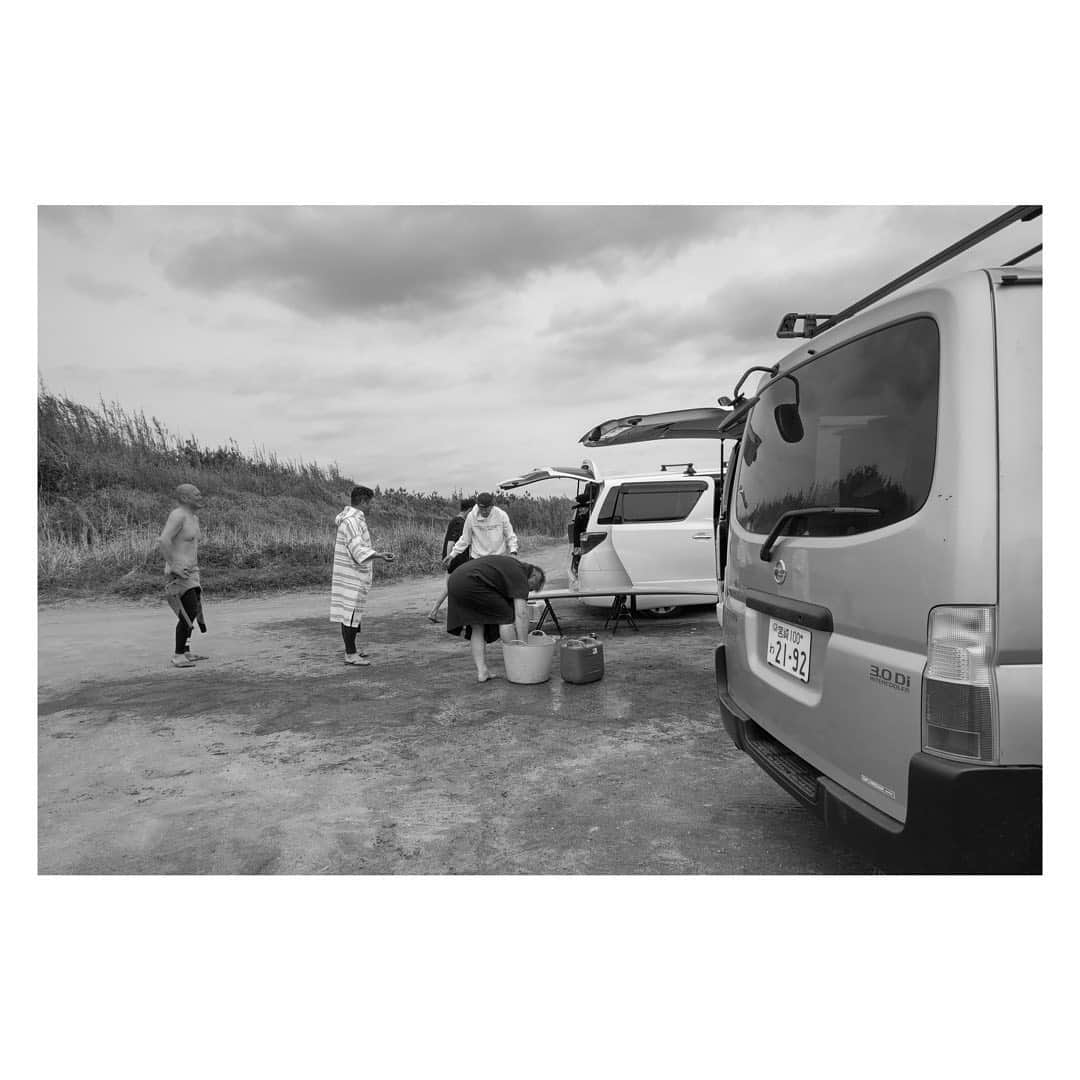 土井地恵理子さんのインスタグラム写真 - (土井地恵理子Instagram)「・ 海に行くと誰かしらに会う毎日。  争いなんてなくて なんて平和なんだ❤︎  #surftrip #miyazaki #kagoshima #サーフトリップ」4月6日 2時16分 - ericodoiji