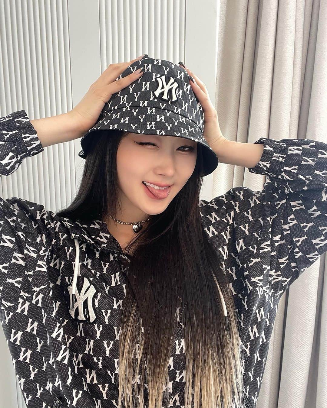 aespaさんのインスタグラム写真 - (aespaInstagram)「#광고 #aespa #æspa #에스파 #GISELLE  #지젤 #MLBxaespa @mlbkorea」4月6日 15時30分 - aespa_official